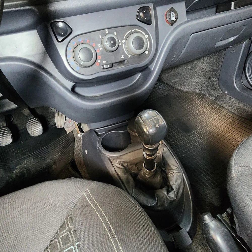 FIAT Uno EVO 2014 4x2 NAFTA Miniatura 4