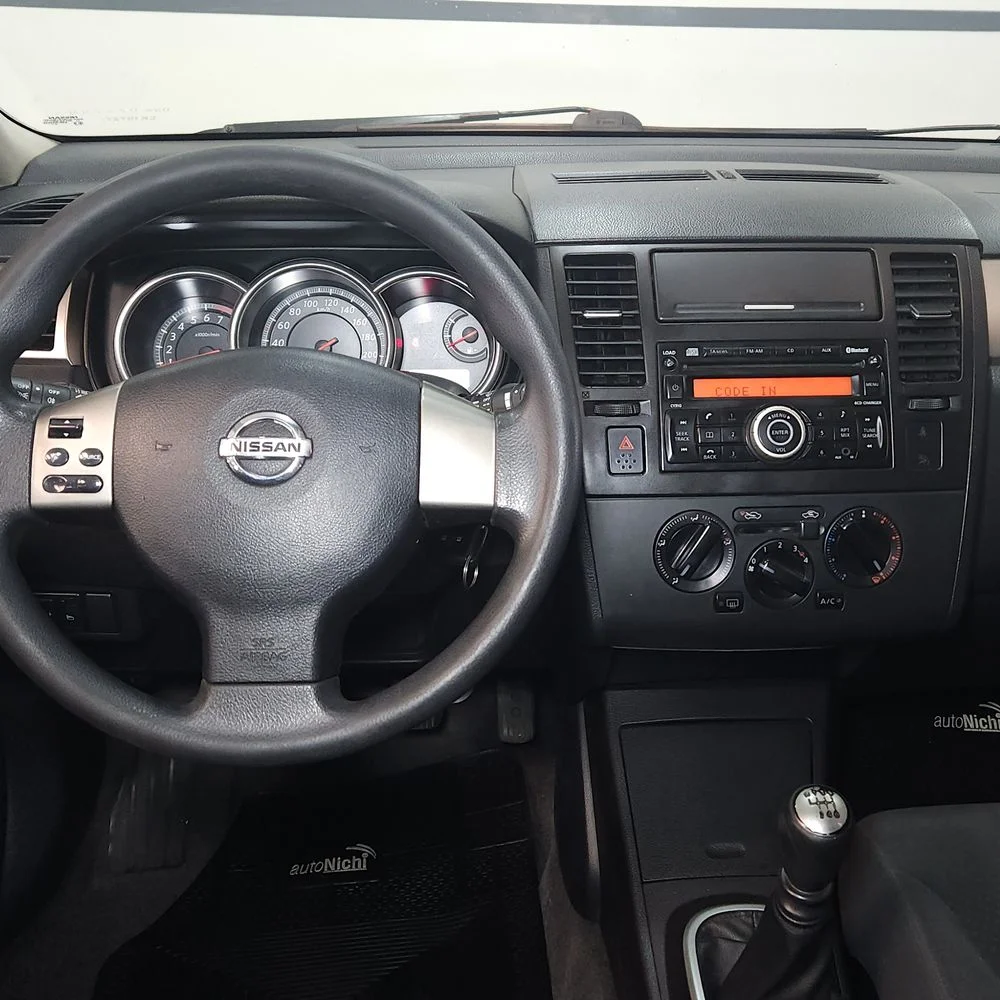 NISSAN Tiida 2014 4x2 NAFTA Miniatura 2