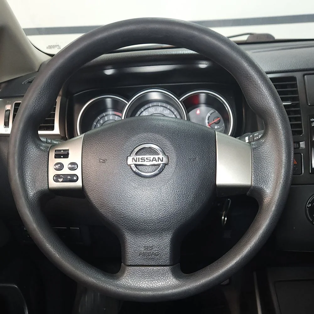 NISSAN Tiida 2014 4x2 NAFTA Miniatura 3