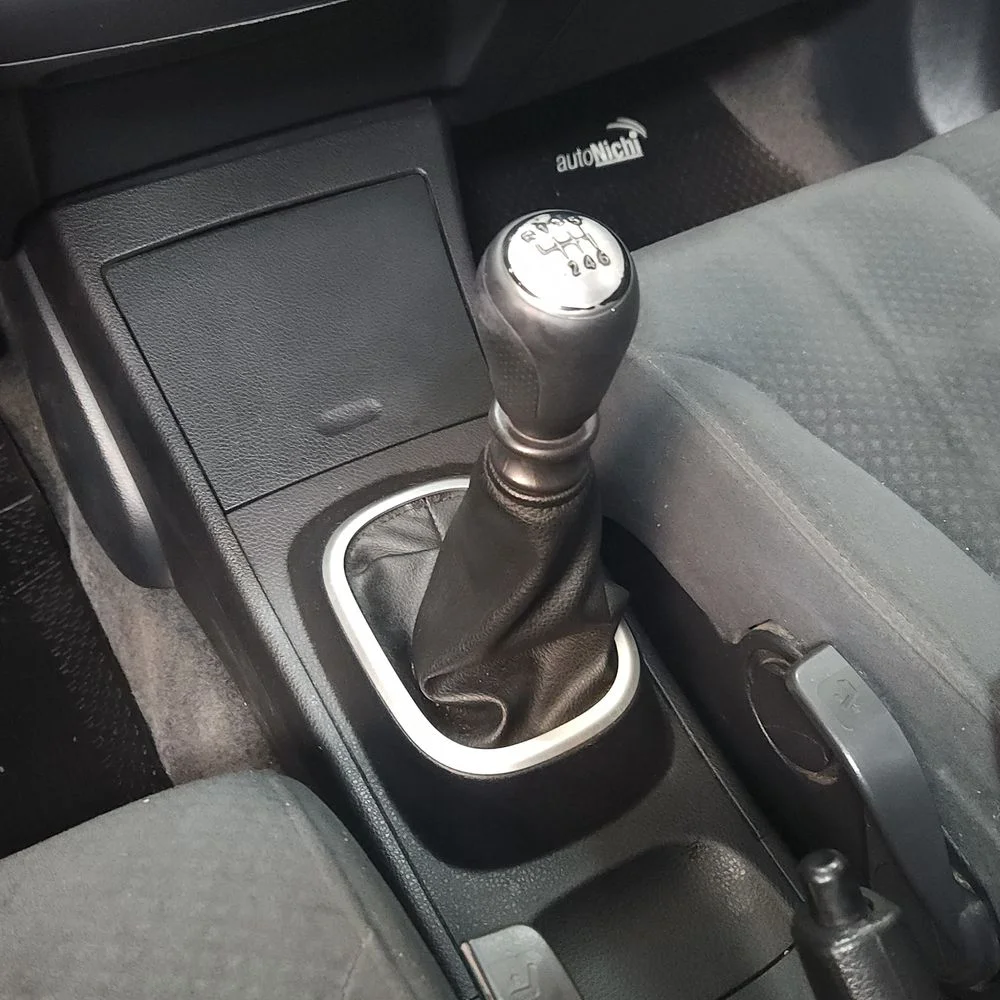 NISSAN Tiida 2014 4x2 NAFTA Miniatura 4