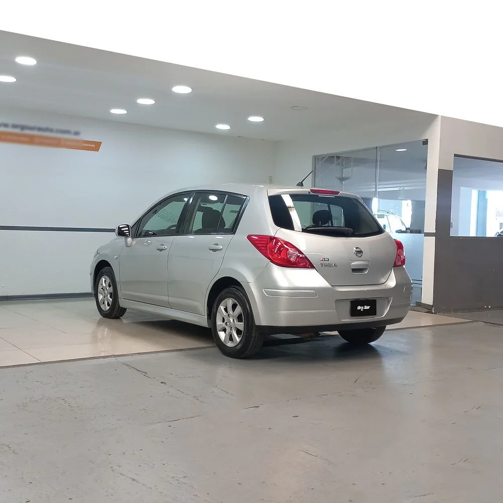 NISSAN Tiida 2014 4x2 NAFTA Miniatura 17