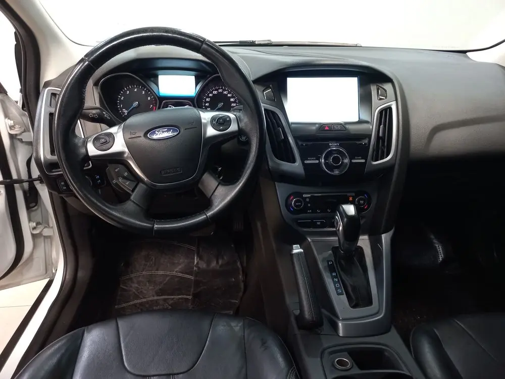 FORD Focus III 2015 4x2 NAFTA Miniatura 3