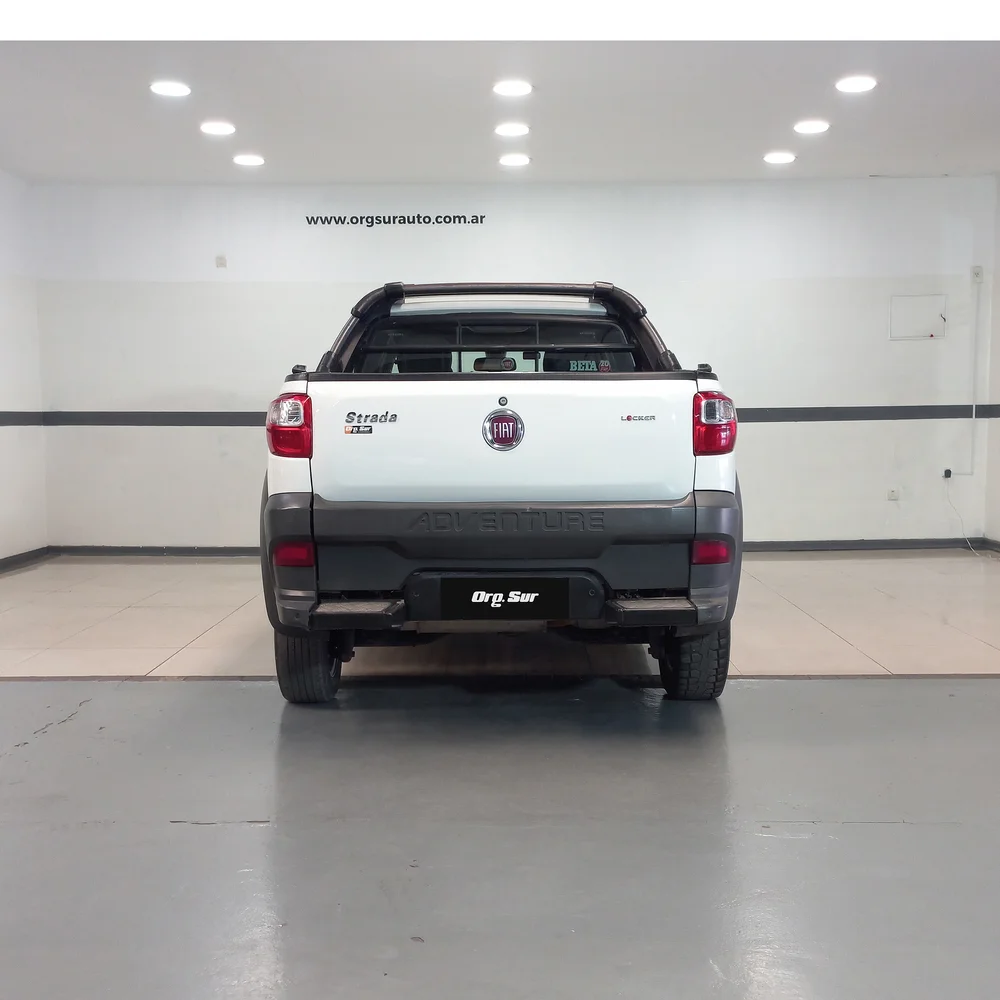 FIAT Strada 2018 4x2 NAFTA Miniatura 6