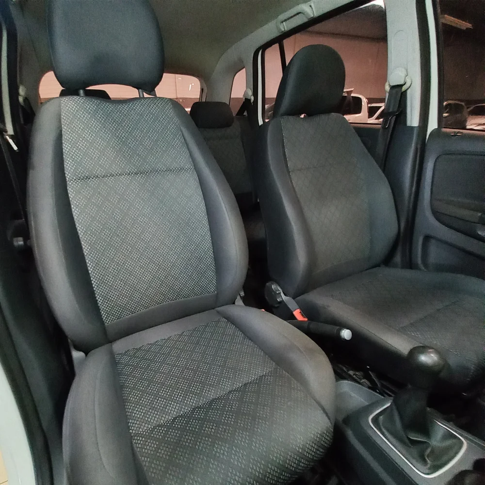 VW Suran 2015 4x2 NAFTA Miniatura 18