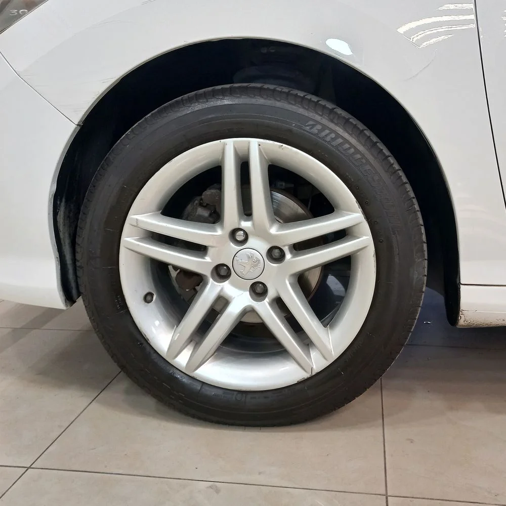PEUGEOT 308 2014 4x2 NAFTA Miniatura 17