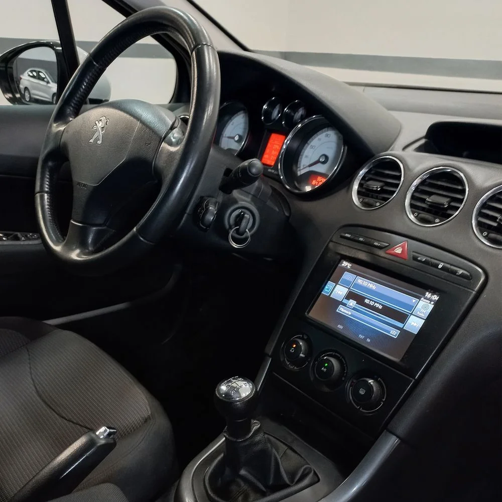 PEUGEOT 308 2014 4x2 NAFTA Miniatura 18