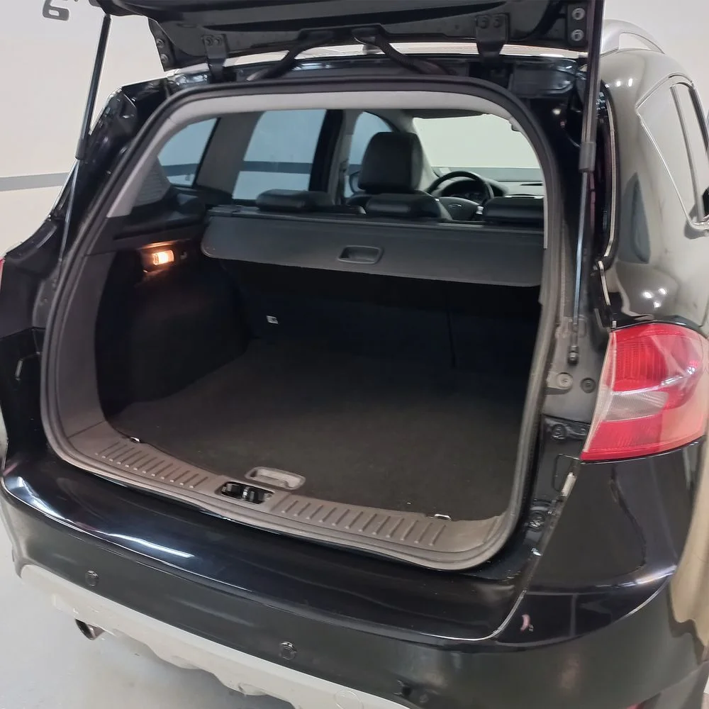 FORD Kuga 2010 4x4 NAFTA Miniatura 9