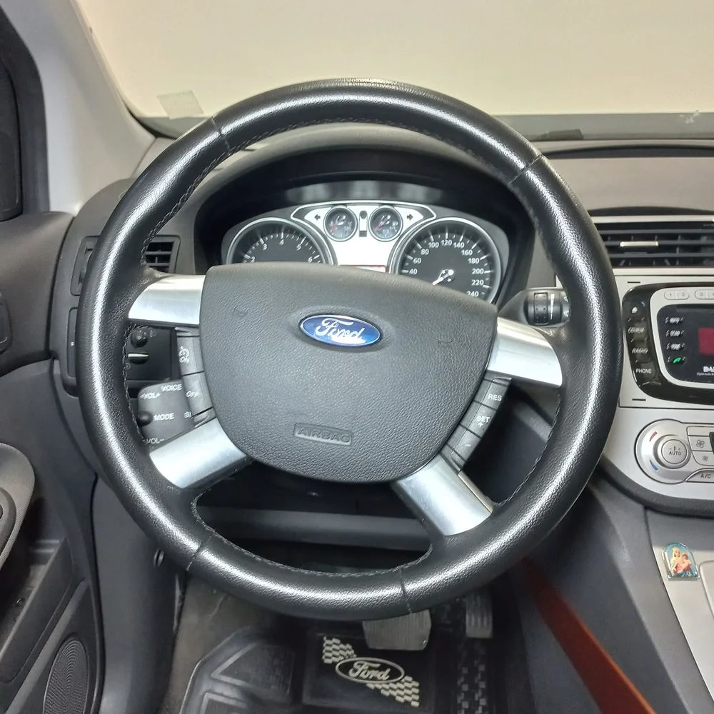 FORD Kuga 2010 4x4 NAFTA Miniatura 14