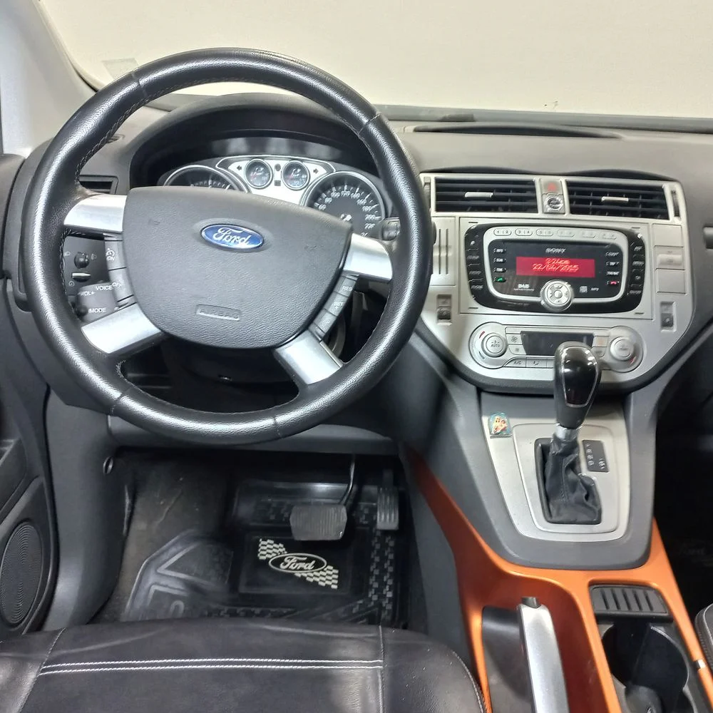 FORD Kuga 2010 4x4 NAFTA Miniatura 16