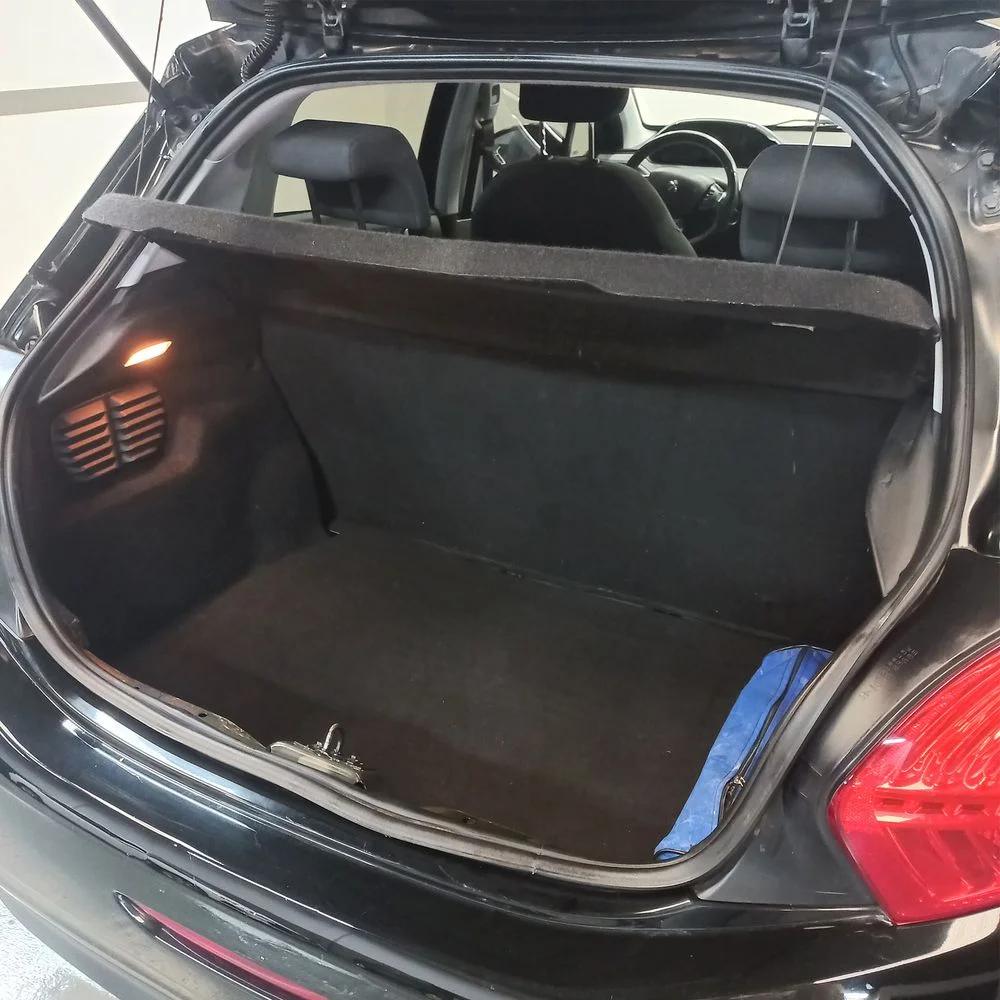PEUGEOT 208 2014 4x2 NAFTA Miniatura 10