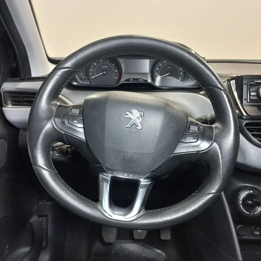 PEUGEOT 208 2014 4x2 NAFTA Miniatura 14