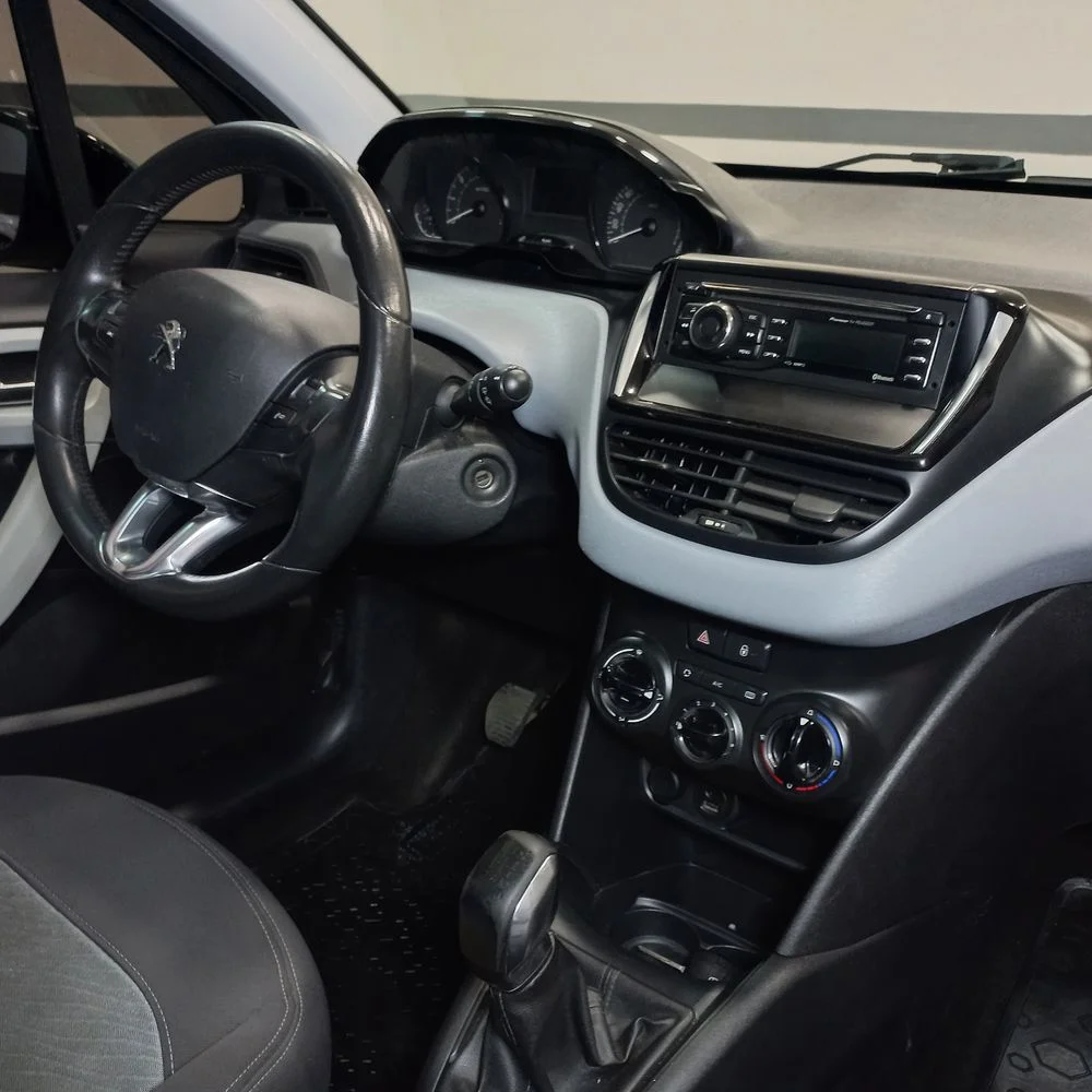 PEUGEOT 208 2014 4x2 NAFTA Miniatura 17