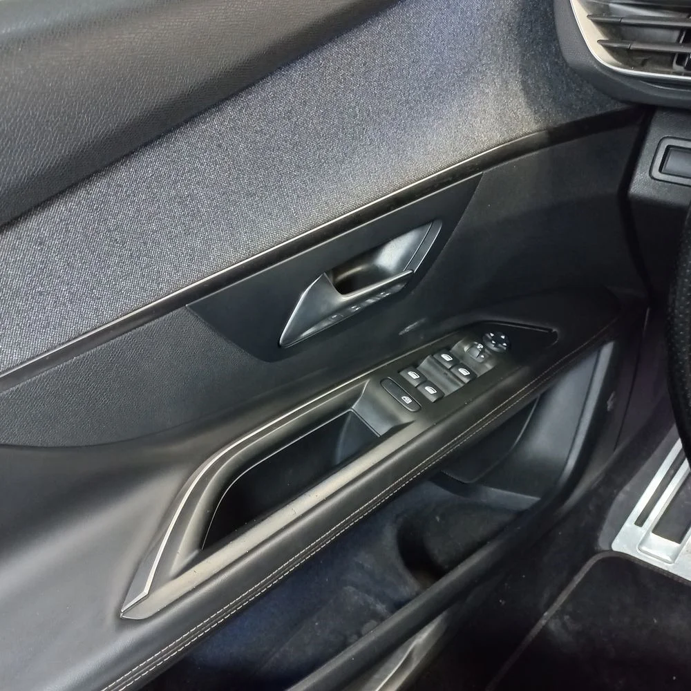 PEUGEOT 3008 2019 4x2 DIESEL Miniatura 15