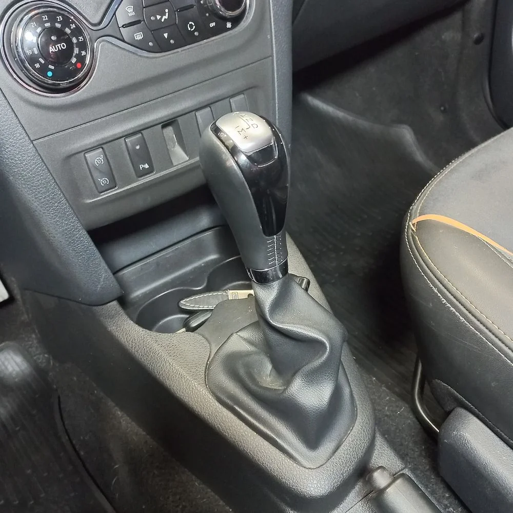 RENAULT Sandero Stepway 2020 4x2 NAFTA Miniatura 13