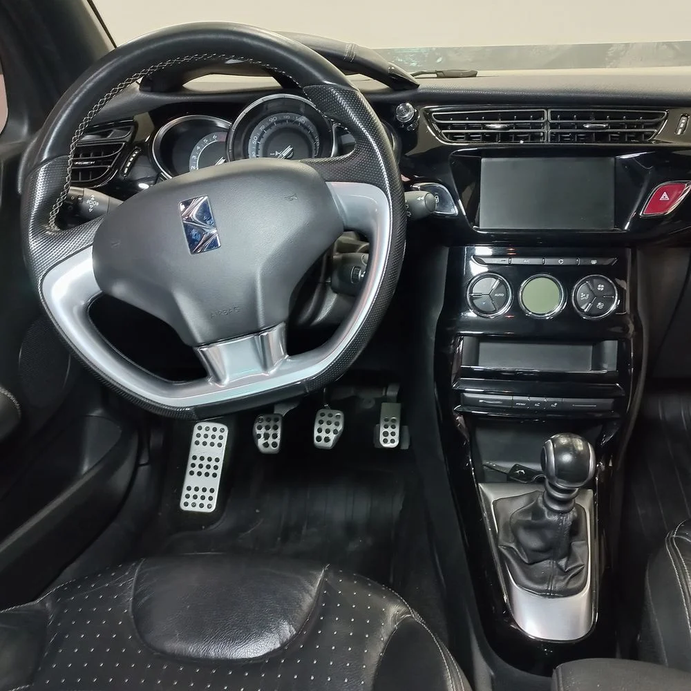 DS DS3 2018 4x2 NAFTA Miniatura 16