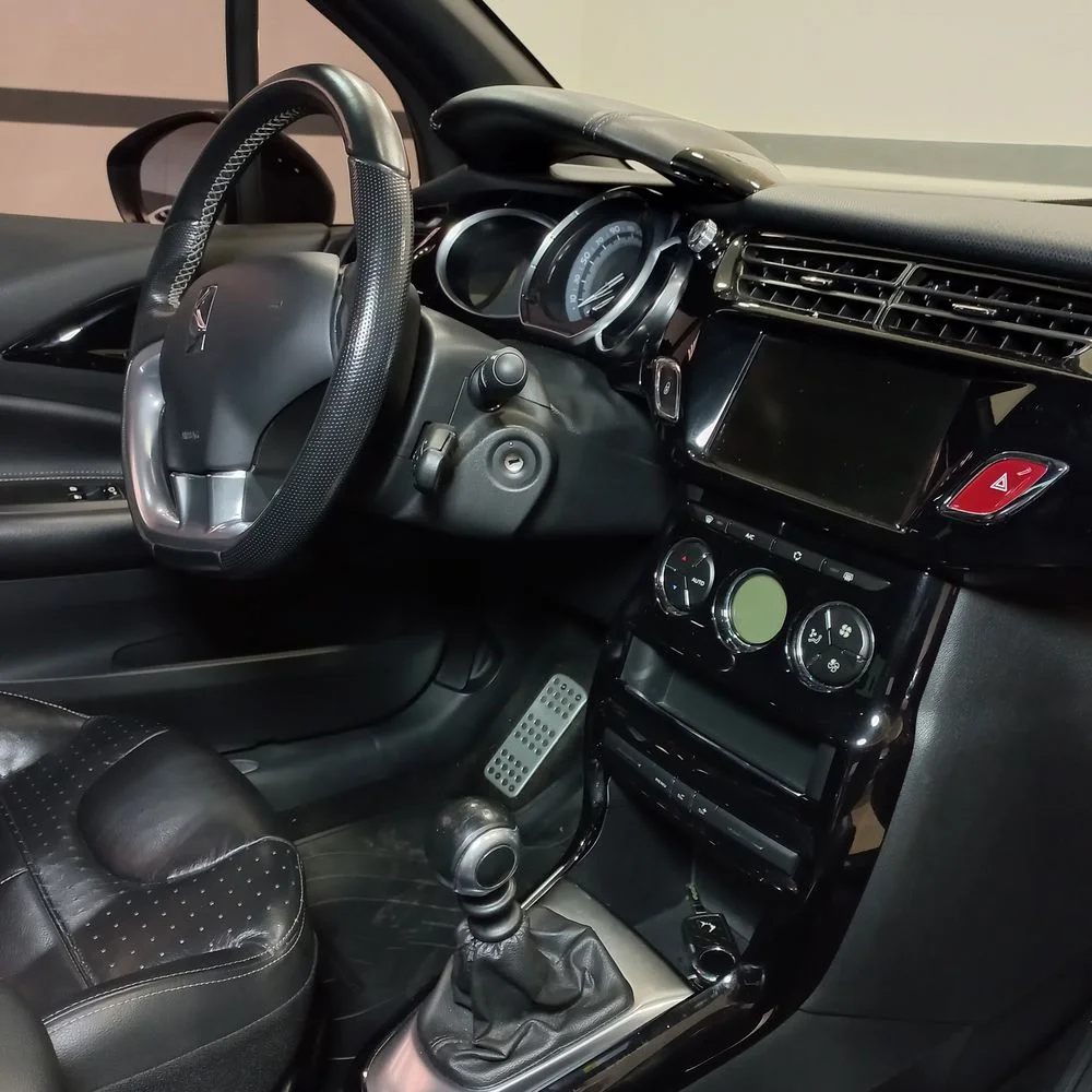 DS DS3 2018 4x2 NAFTA Miniatura 17