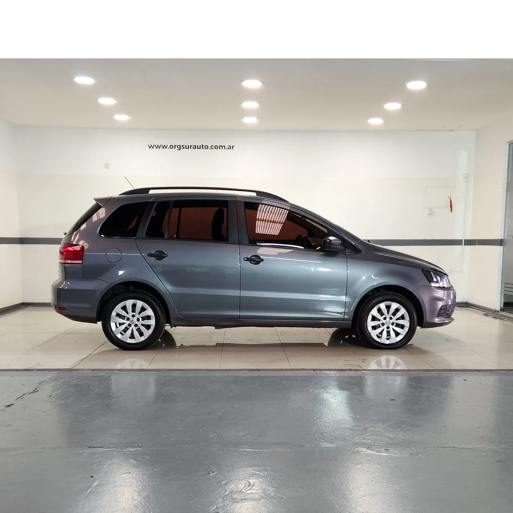 VW Suran 2015 4x2 NAFTA Miniatura 4