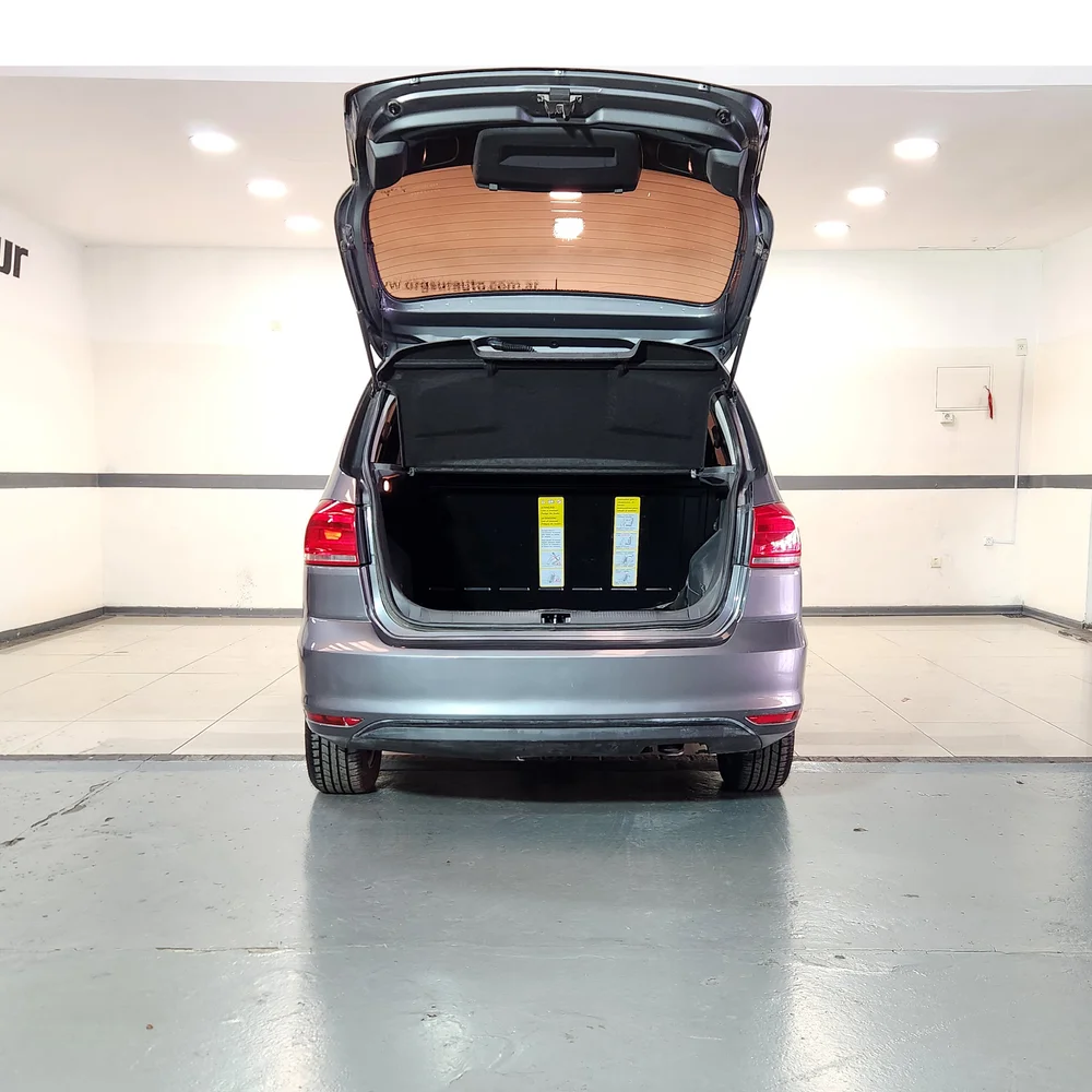 VW Suran 2015 4x2 NAFTA Miniatura 10