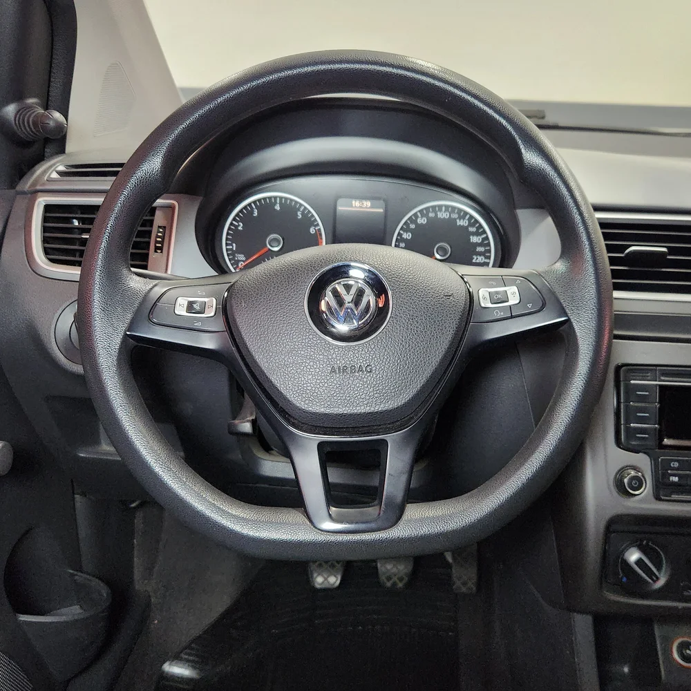 VW Suran 2015 4x2 NAFTA Miniatura 14