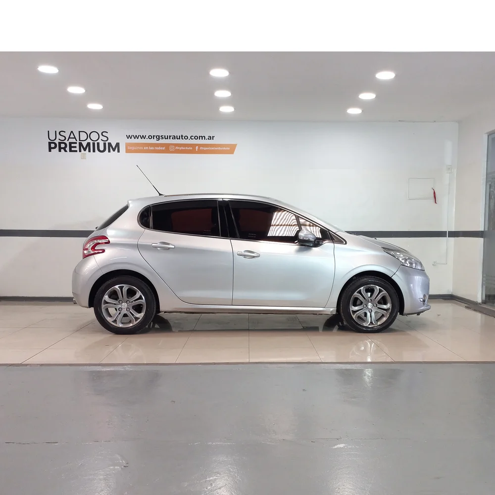 PEUGEOT 208 2014 4x2 NAFTA Miniatura 4