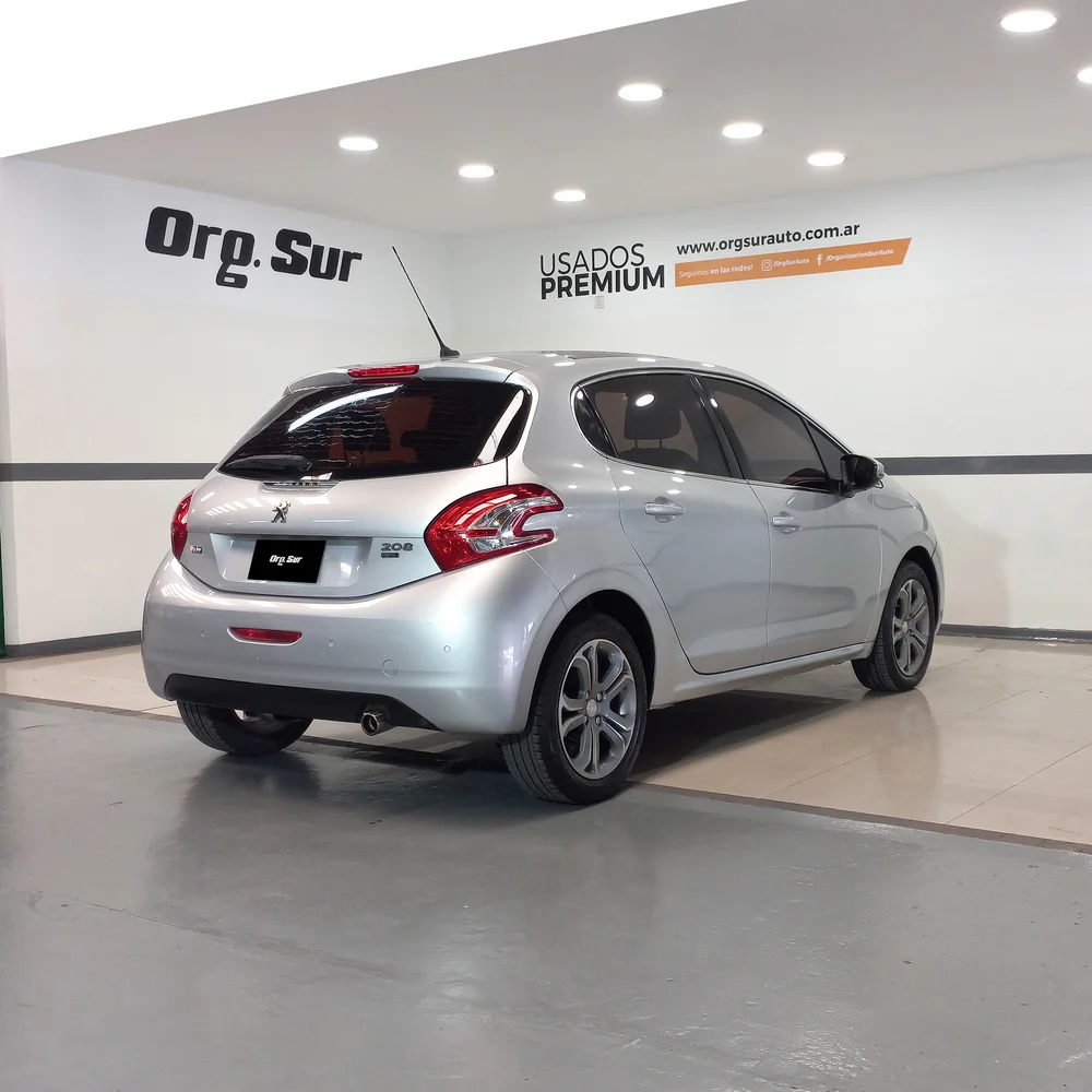 PEUGEOT 208 2014 4x2 NAFTA Miniatura 5
