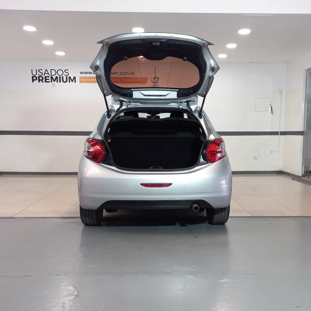 PEUGEOT 208 2014 4x2 NAFTA Miniatura 9