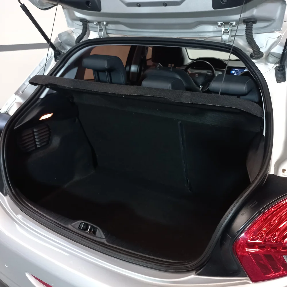 PEUGEOT 208 2014 4x2 NAFTA Miniatura 10