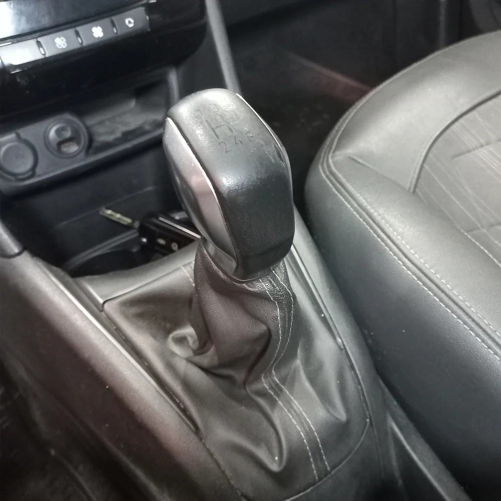 PEUGEOT 208 2014 4x2 NAFTA Miniatura 13