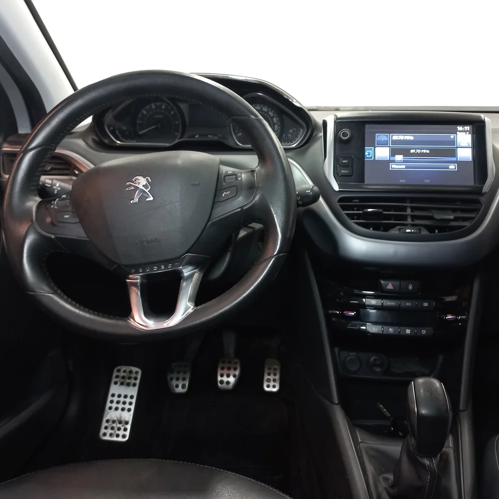 PEUGEOT 208 2014 4x2 NAFTA Miniatura 15
