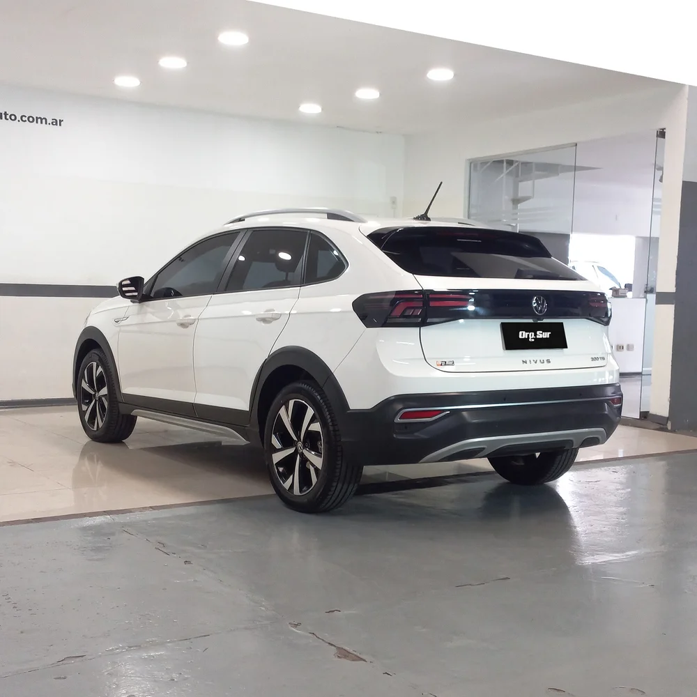 VW Nivus 2021 4x2 NAFTA Miniatura 7