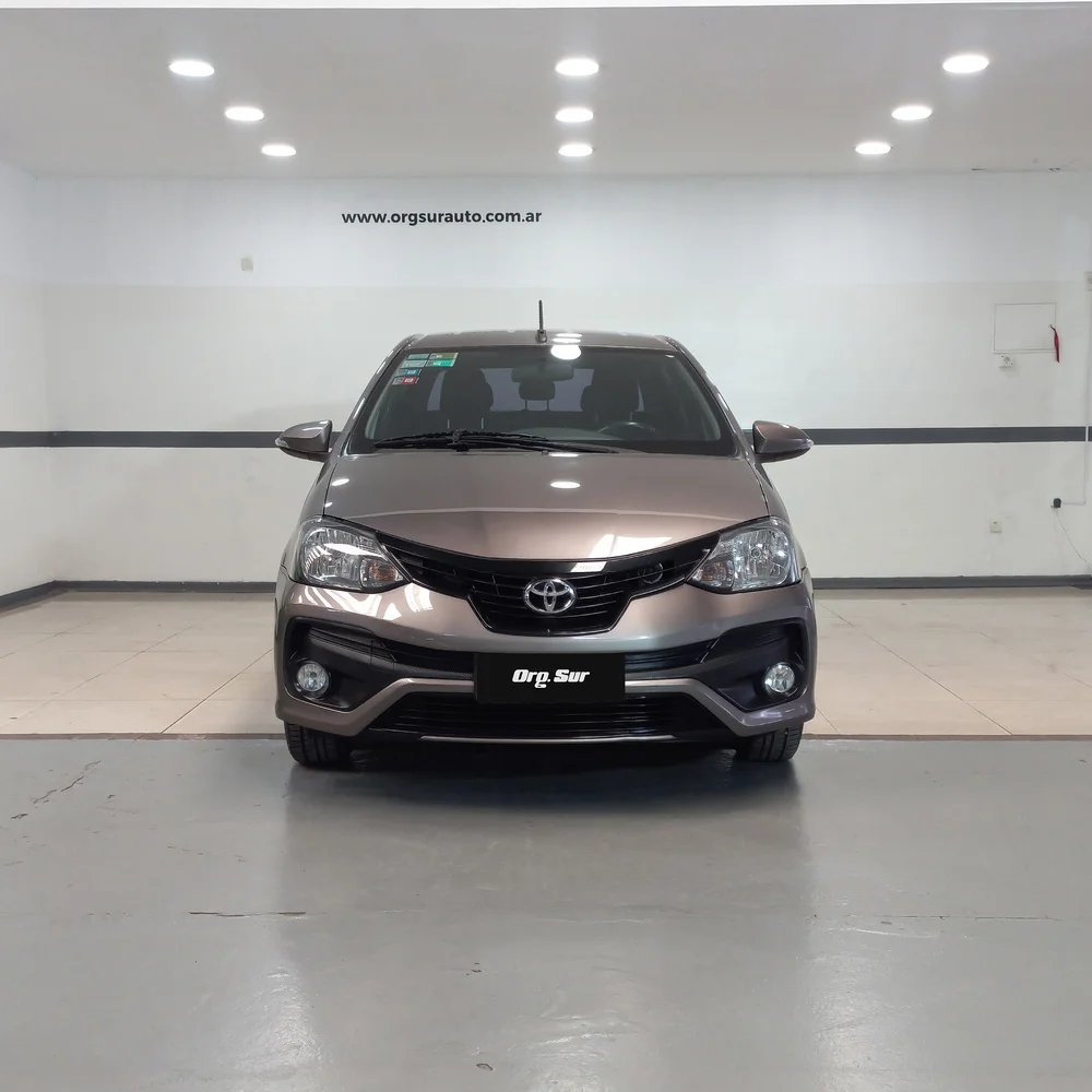 TOYOTA Etios 2018 4x2 NAFTA Miniatura 2