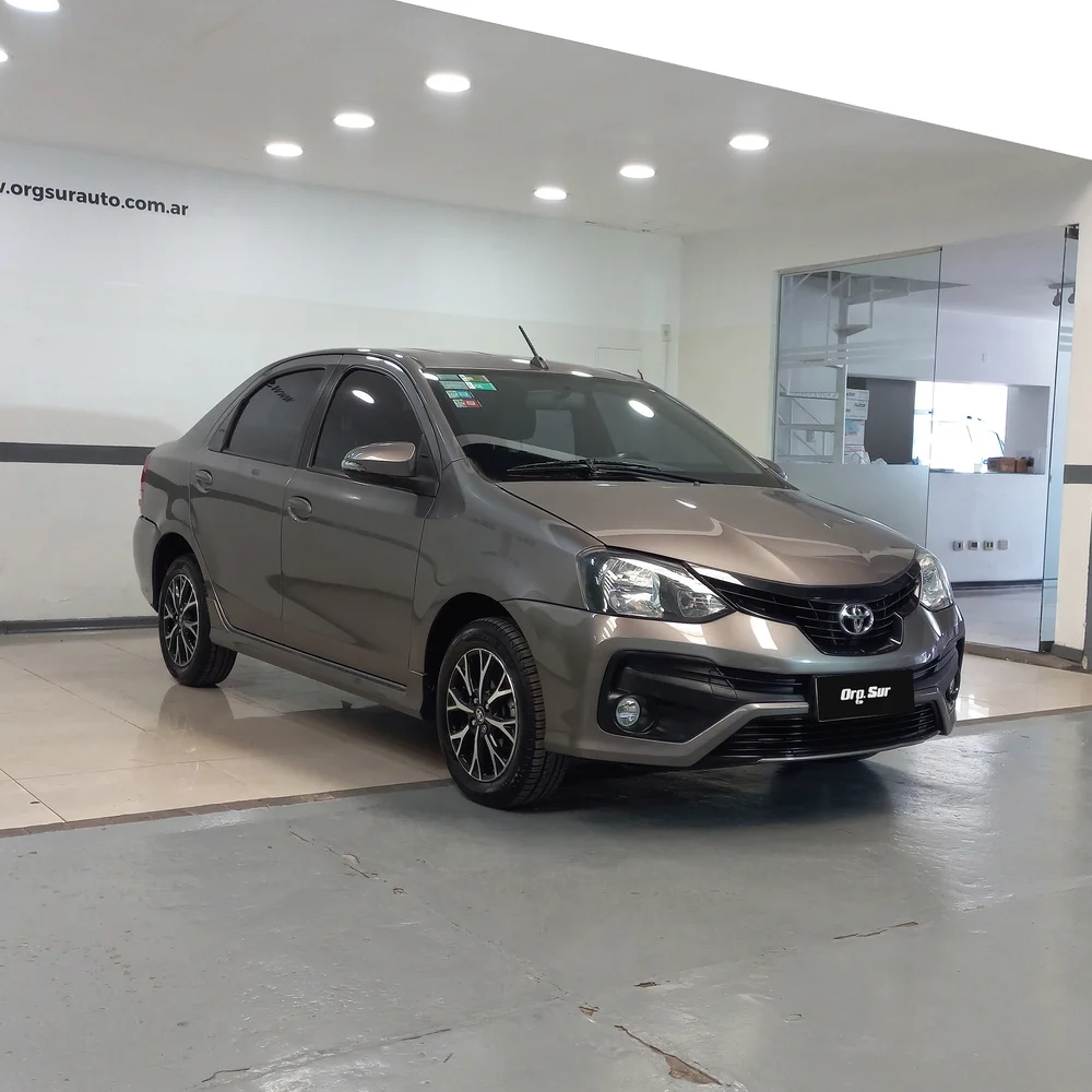 TOYOTA Etios 2018 4x2 NAFTA Miniatura 3