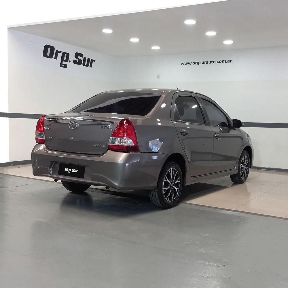 TOYOTA Etios 2018 4x2 NAFTA Miniatura 5