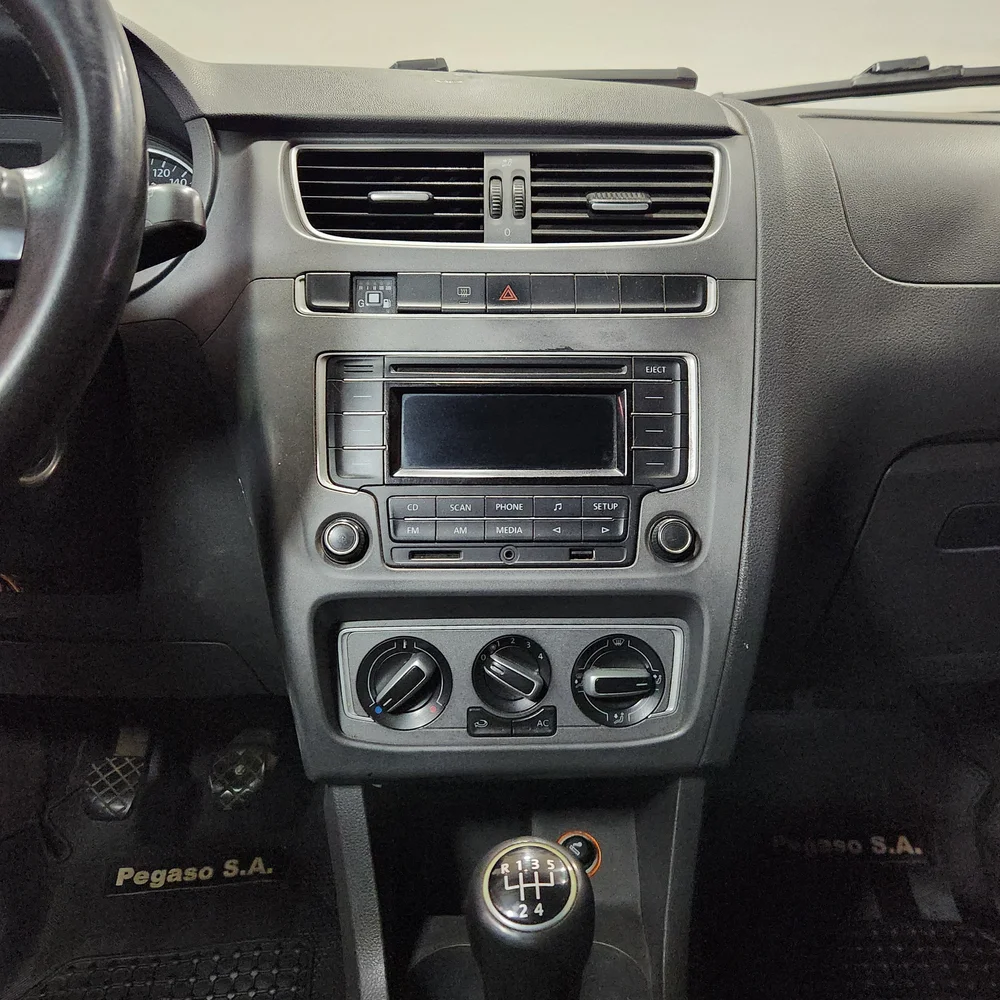 VW Suran 2014 4x2 NAFTA Miniatura 10
