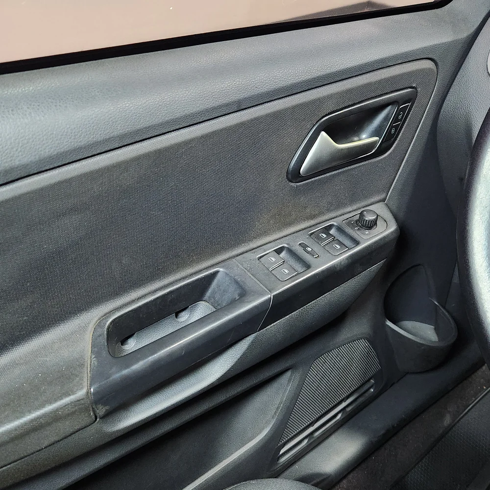 VW Suran 2014 4x2 NAFTA Miniatura 14