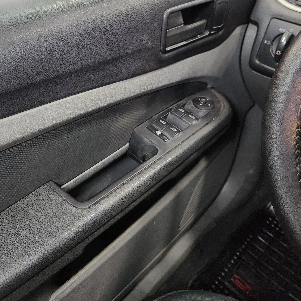 FORD Focus 2010 4x2 NAFTA Miniatura 16