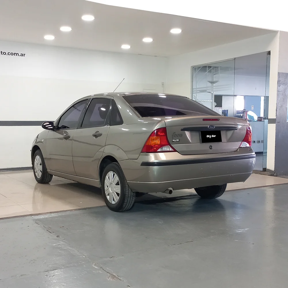 FORD Focus 2010 4x2 NAFTA Miniatura 6