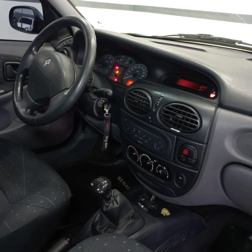 RENAULT Mégane 2005 4x2 NAFTA Miniatura 17