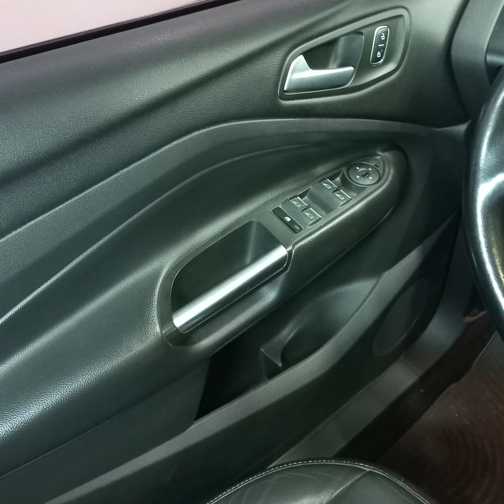 FORD Kuga 2018 4x4 NAFTA Miniatura 13