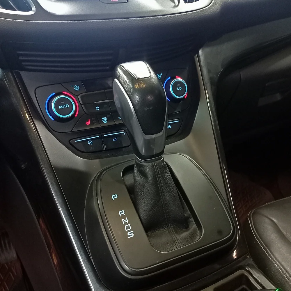 FORD Kuga 2018 4x4 NAFTA Miniatura 15