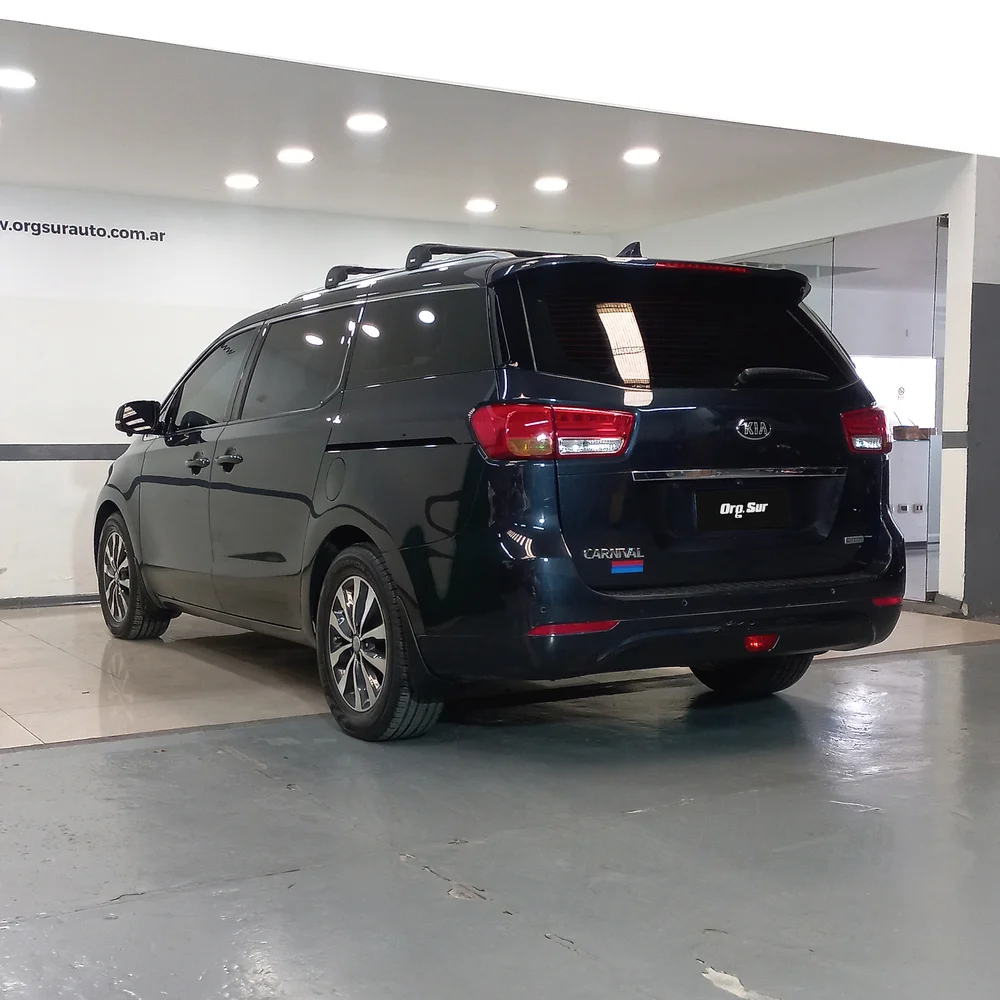 KIA Carnival 2016 4x2 DIESEL Miniatura 7
