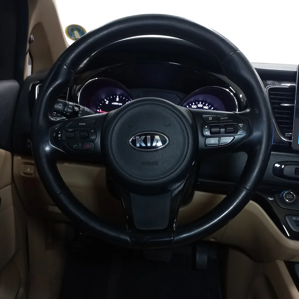 KIA Carnival 2016 4x2 DIESEL Miniatura 13