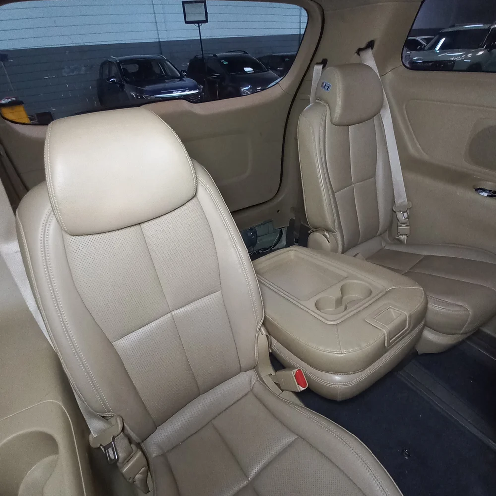 KIA Carnival 2016 4x2 DIESEL Miniatura 20