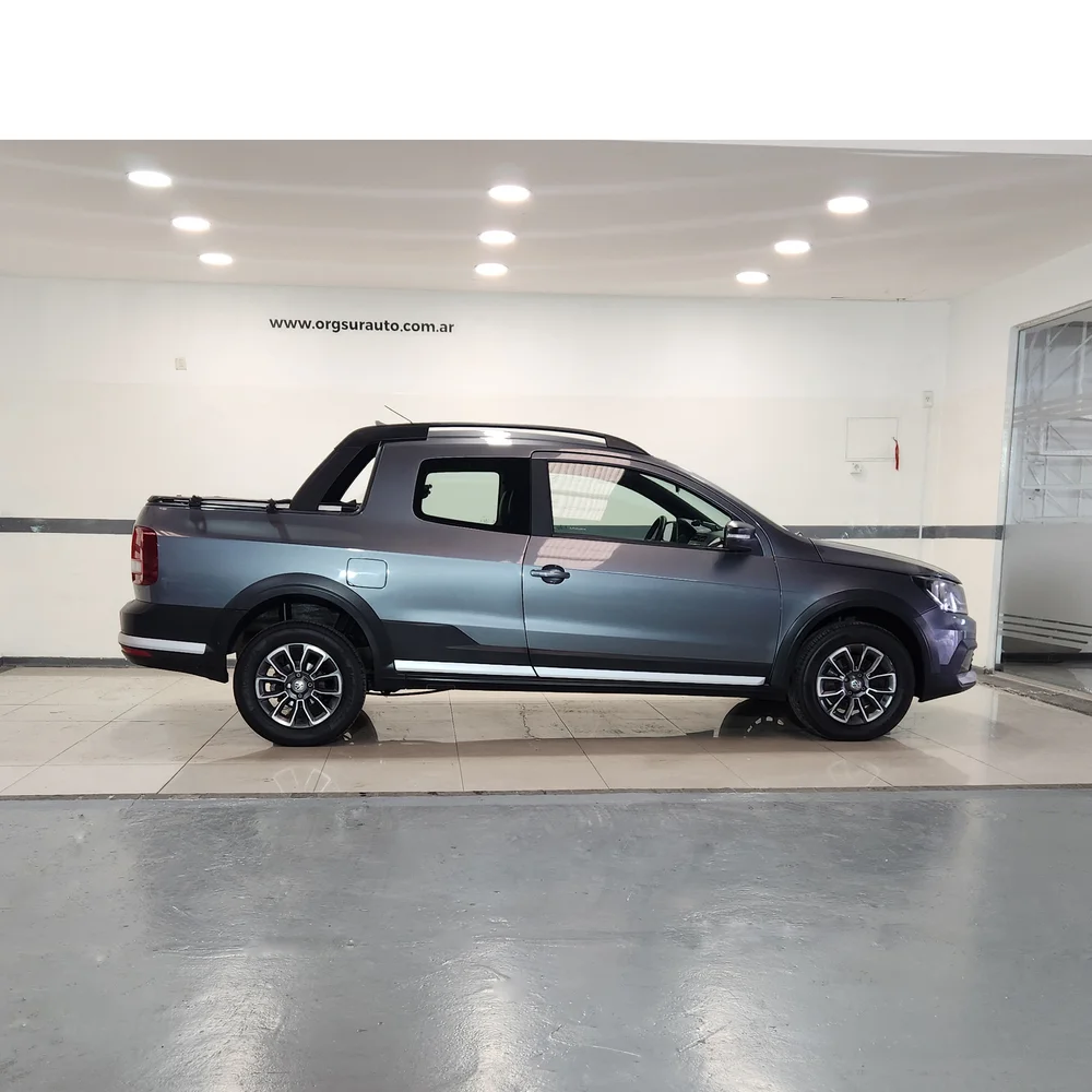 VW Saveiro 2019 4x2 NAFTA Miniatura 4
